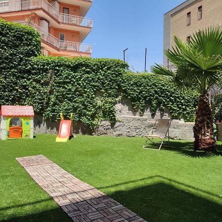 Appartamento Incantevole Con Parcheggio E Giardino Катания Екстериор снимка