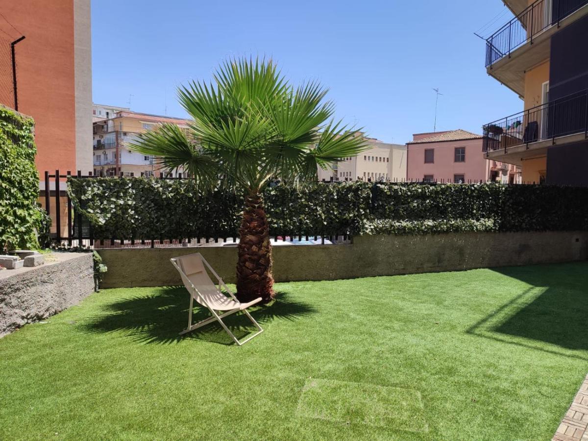 Appartamento Incantevole Con Parcheggio E Giardino Катания Екстериор снимка
